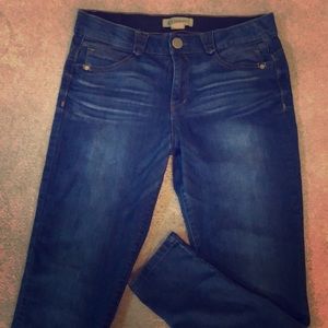 Democracy ab solution size 12